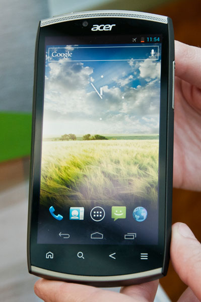 Acer CloudMobile running on Android 4.1 Shows off