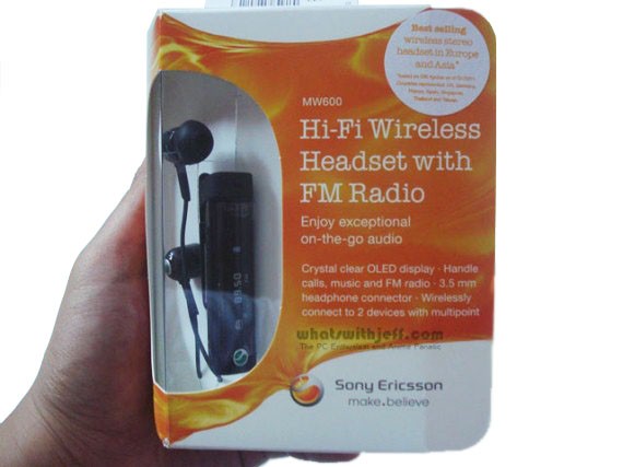 Sony Ericsson MW600 Review: Great Wireless Bluetooth Headset with FM Radio