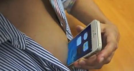 Japanese Unlocks iPhone 5S Using Nipples!